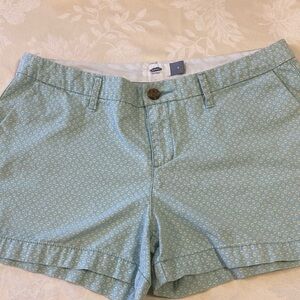 Old Navy 3” Shorts with floral pattern 100% COTTON